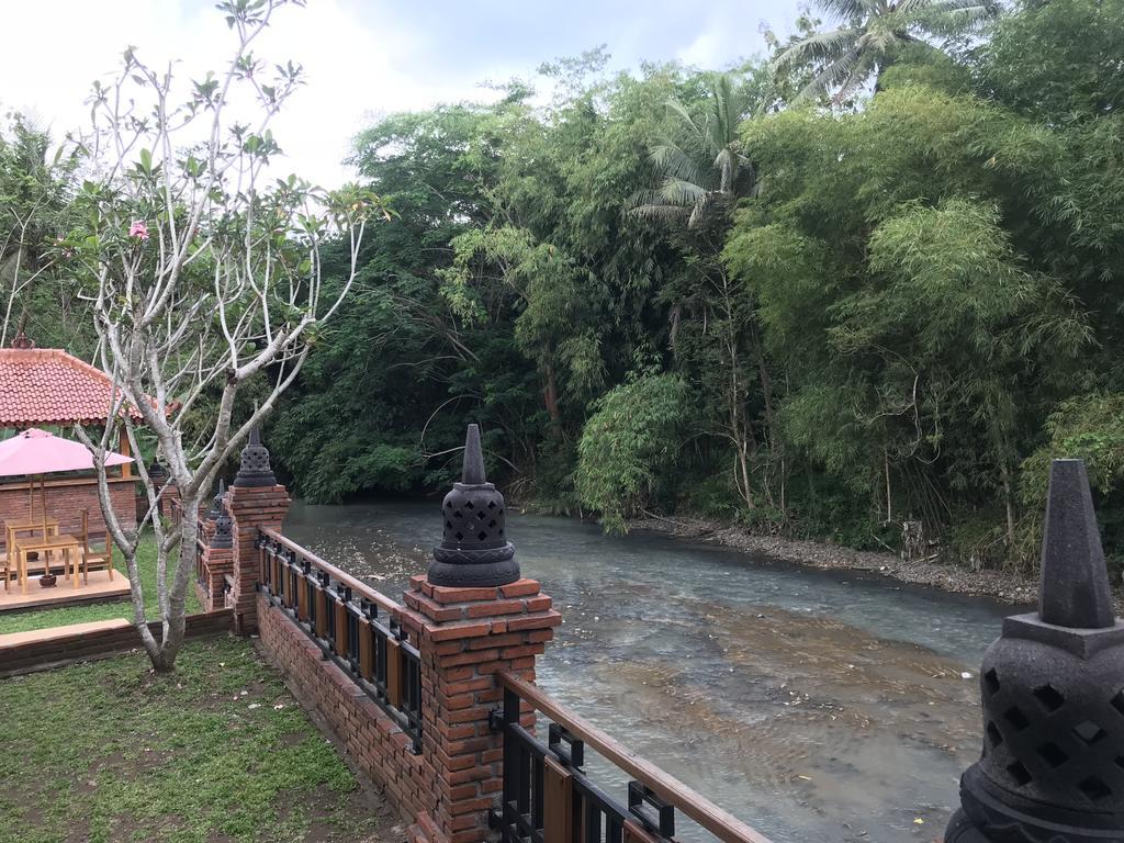 Rumah Dharma 2 Riverside Hotel มาเกอลัง ภายนอก รูปภาพ