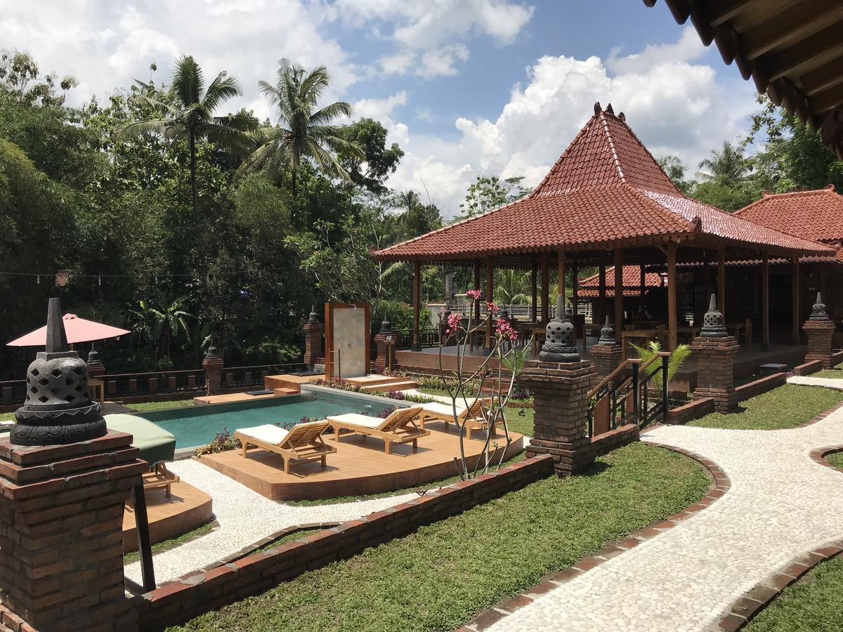 Rumah Dharma 2 Riverside Hotel มาเกอลัง ภายนอก รูปภาพ